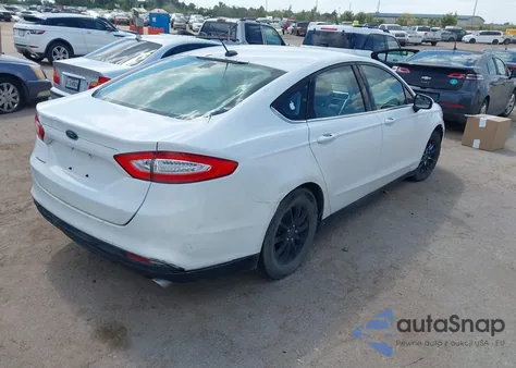 2013 Ford Fusion S z USA, uszkodzony, nr VIN 3FA6P0G70DR328359